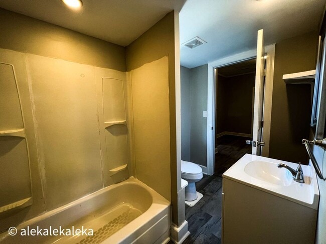 Building Photo - 715 Fisher Ferry St