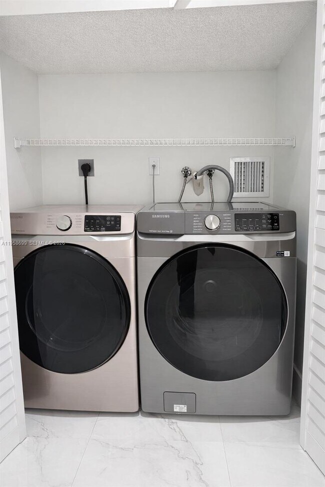 Building Photo - 14042 SW 178th St