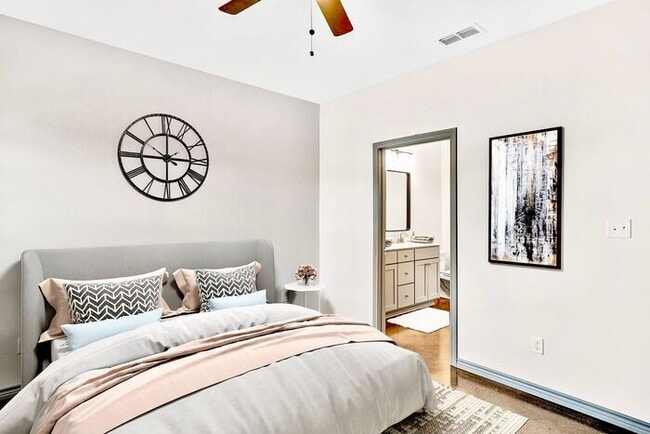 Building Photo - First Month Free! Pet Promo! Luxury 3 Bedr...