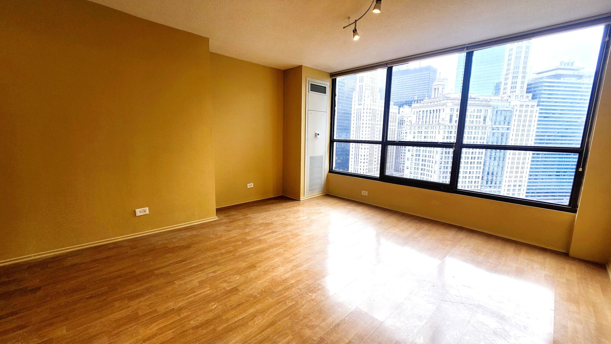 Building Photo - 405 N Wabash Ave