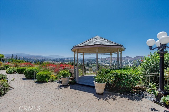 Building Photo - 9772 Crestview Cir