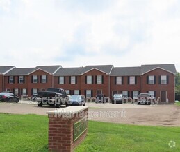 Building Photo - 1113 Crowne Pointe Dr