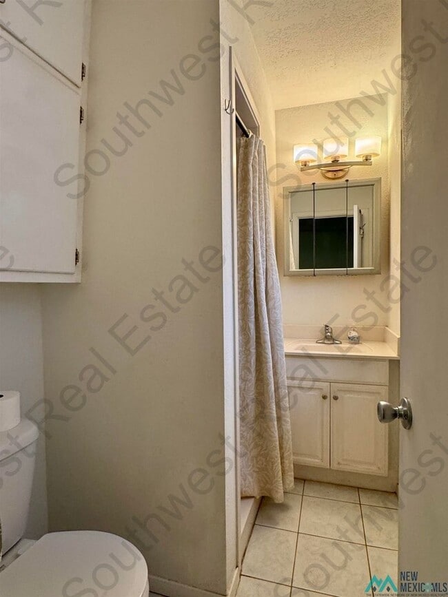 Building Photo - Beautiful 3 bedroom 2 bath brick home- PET...
