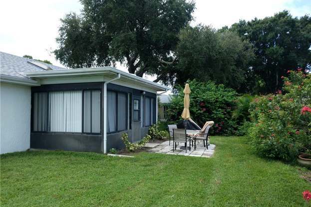 Building Photo - 1676 Caledonia Dr
