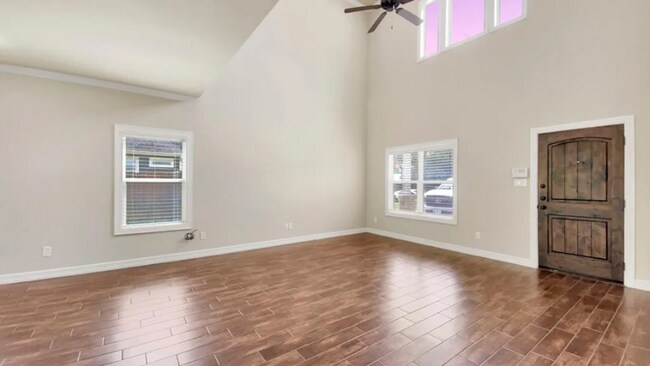 Building Photo - 204 Francis Dr