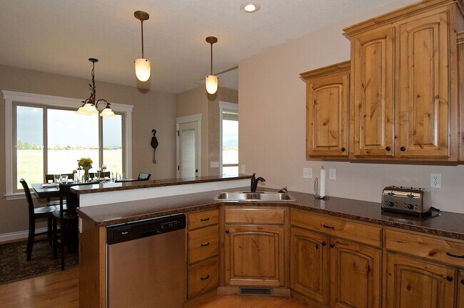 Building Photo - 125 Sagewood Dr