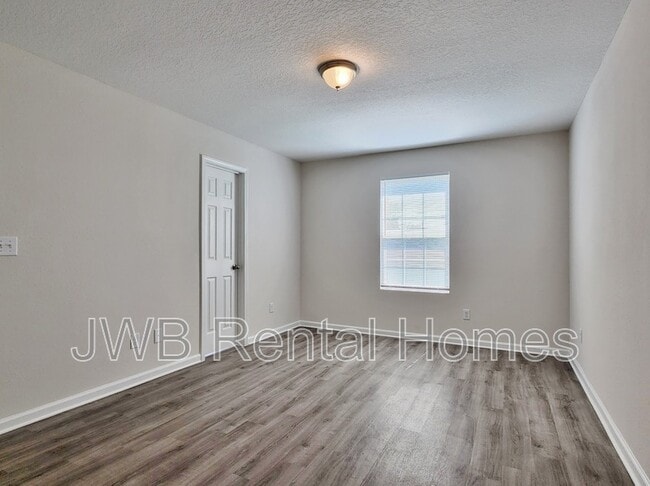 Building Photo - 1118 Weare St