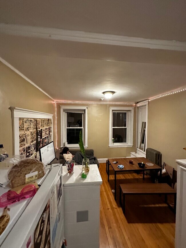 Building Photo - 54 Egmont St