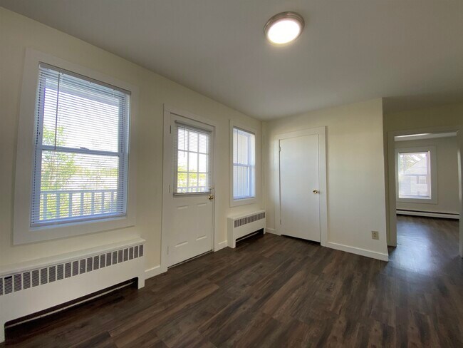 Building Photo - 17 Smyth Ferry Rd