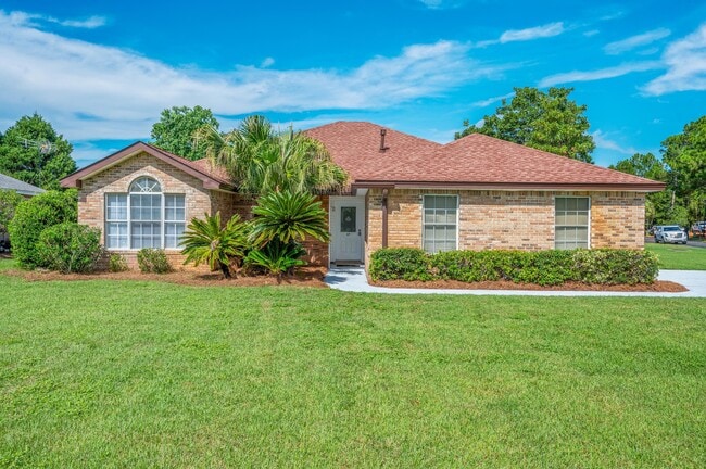 Primary Photo - 437 S Shore Dr
