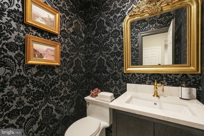 Building Photo - 3332 Dent Pl NW