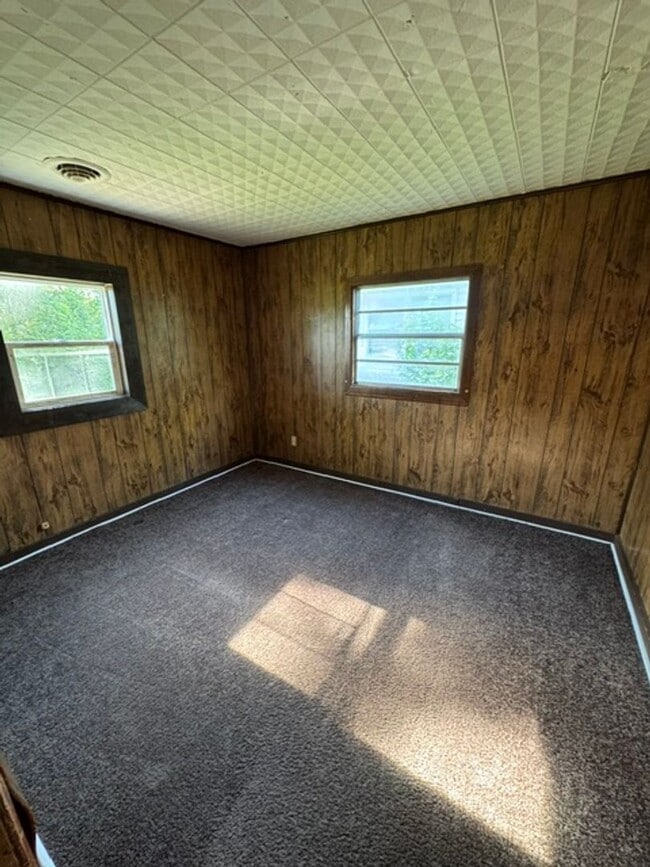 Building Photo - 4129 Robinwood Dr