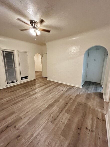 Building Photo - 808 N Poinsettia Pl