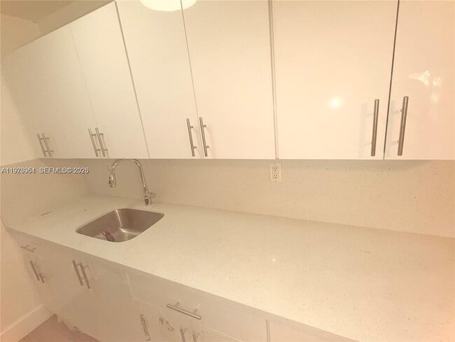 Building Photo - 7208 Fairway Dr