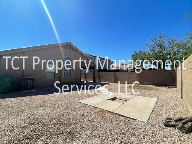 Building Photo - Spacious Home in Great Location!