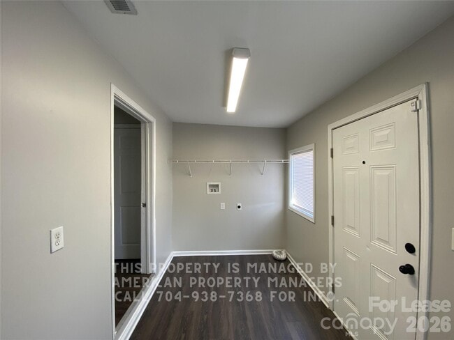 Building Photo - 303 Southern St