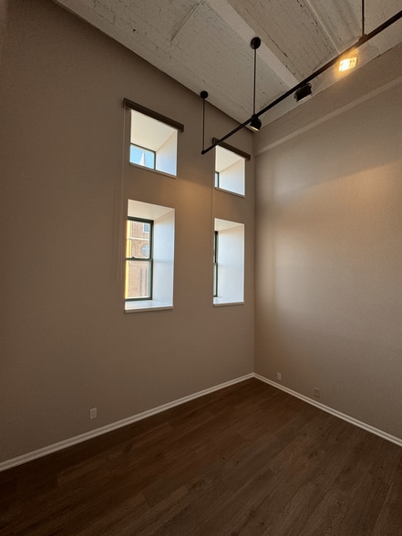 Secondary - 270 E Highland Ave
