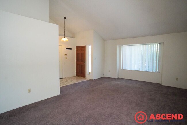 Building Photo - Lovely Home In Southwest Bakersfield!