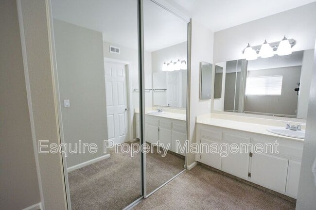 Building Photo - 1170 Novato Dr