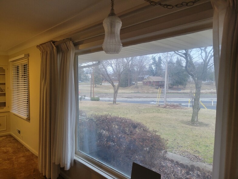 Building Photo - 2123 Eileen Rd