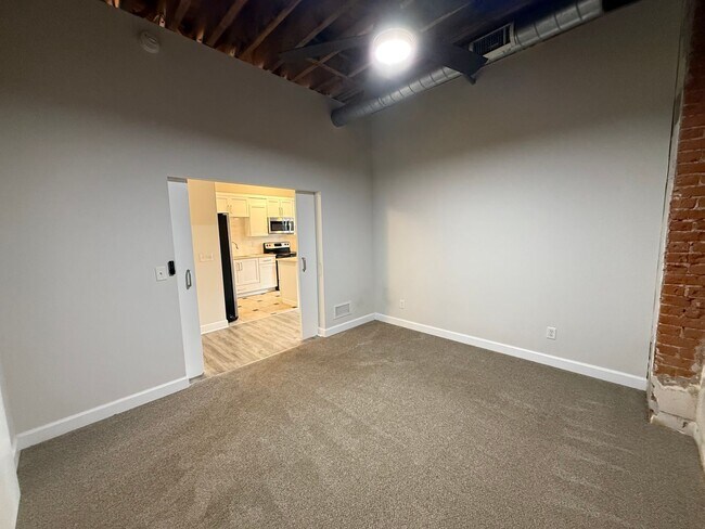 Building Photo - Bonnie Jean Flats