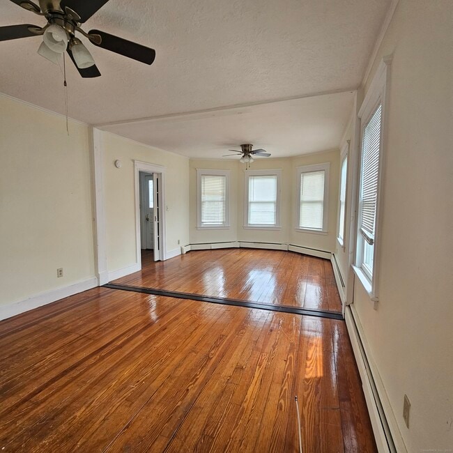 Building Photo - 125 Brightwood Ave
