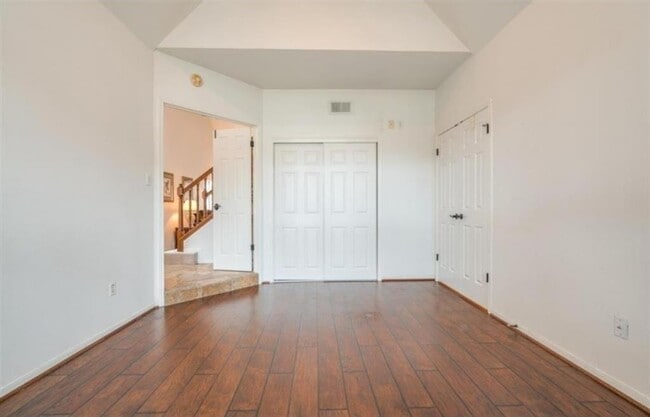 Building Photo - 14302 Reissen Ln