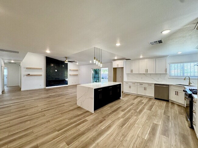 Building Photo - $500 Off! Fully Remodeled Home Near The St...