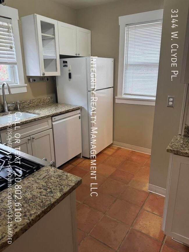 Building Photo - 3144 W Clyde Pl