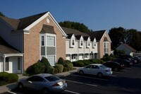 Building Photo - 51 Sylvan Ln