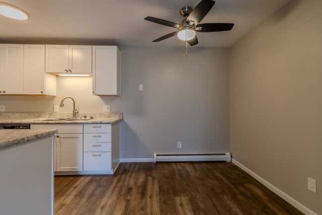 Building Photo - Live Where the City Comes Alive