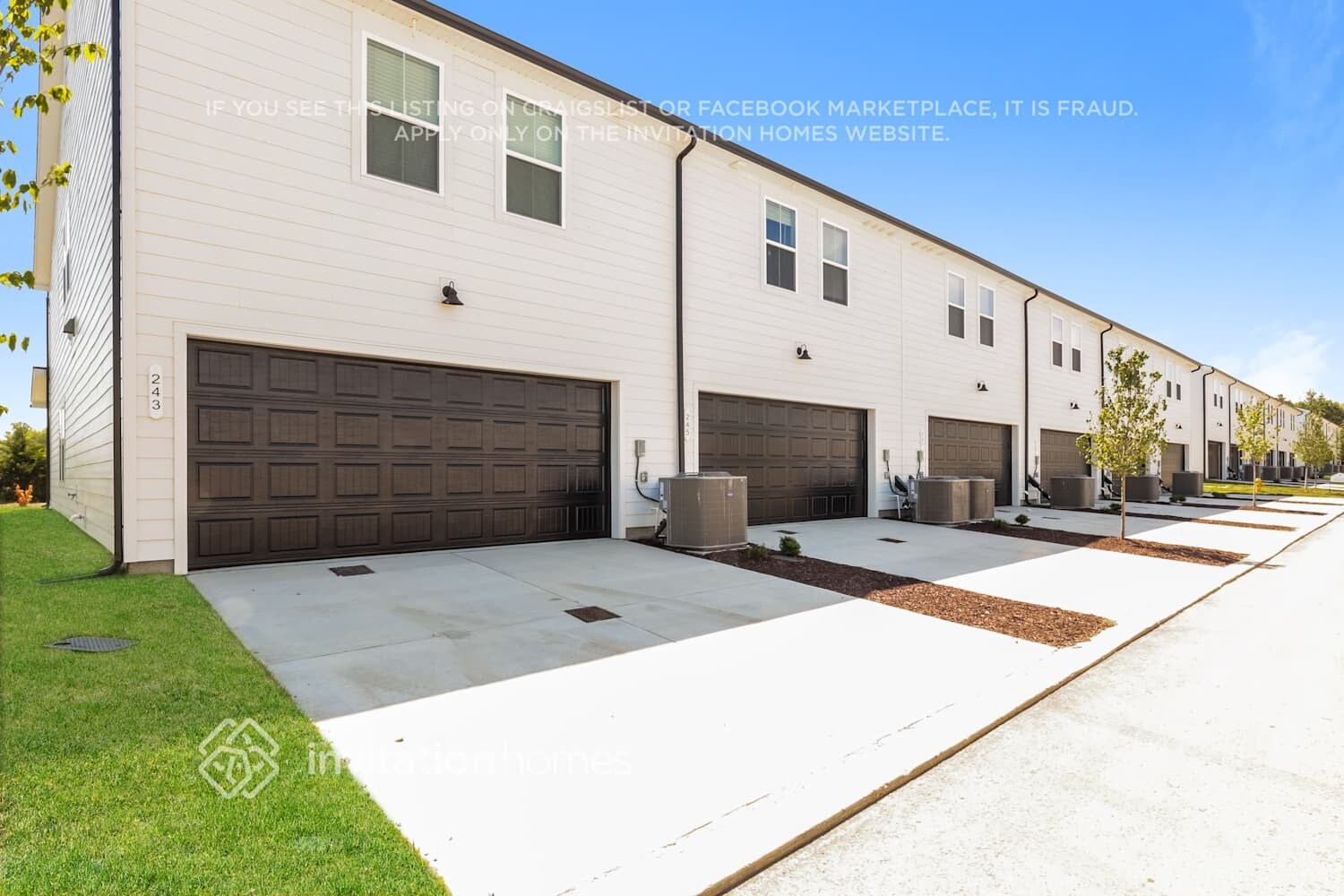 Building Photo - 247 River Rock Dr