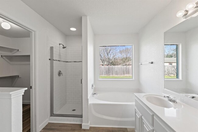 Building Photo - 1609 Paint Brush Dr