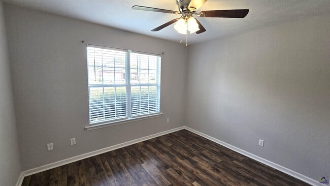Building Photo - 125 Preston Ln