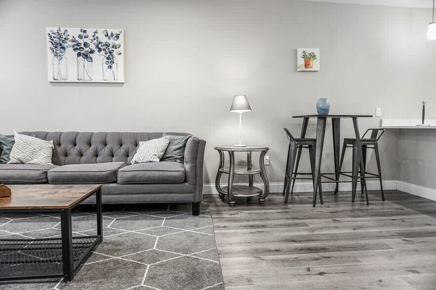 Building Photo - 140 Pearl St