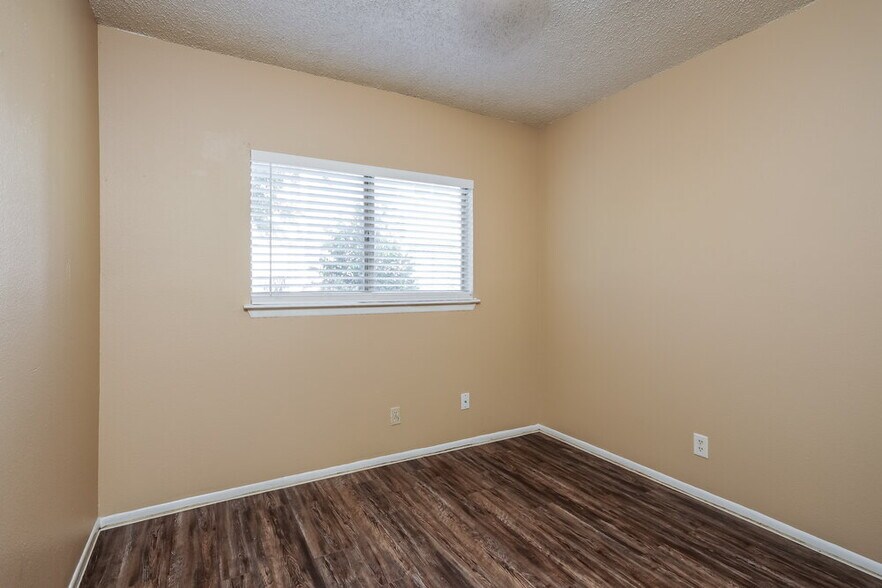 Building Photo - 2949 Moss Plain Dr