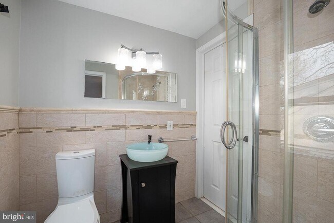 Building Photo - 625 Chelten Hills Dr