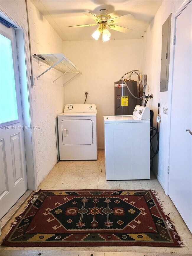 Building Photo - 7613 NW 67th Ave