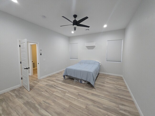 Building Photo - 1111 Avenida De Las Estrellas Dr