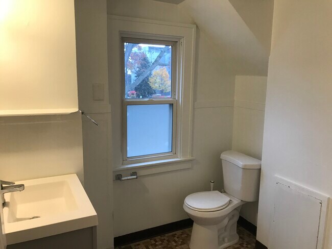 Building Photo - 487 Withington St