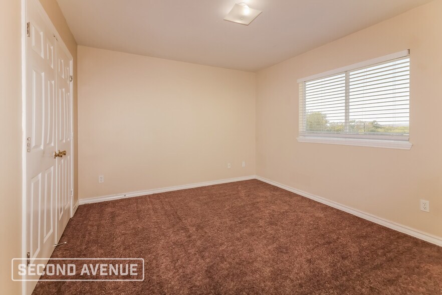 Building Photo - 1968 Westwood Dr