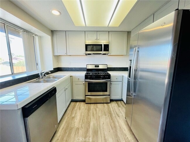 Building Photo - 79400 Ave 42