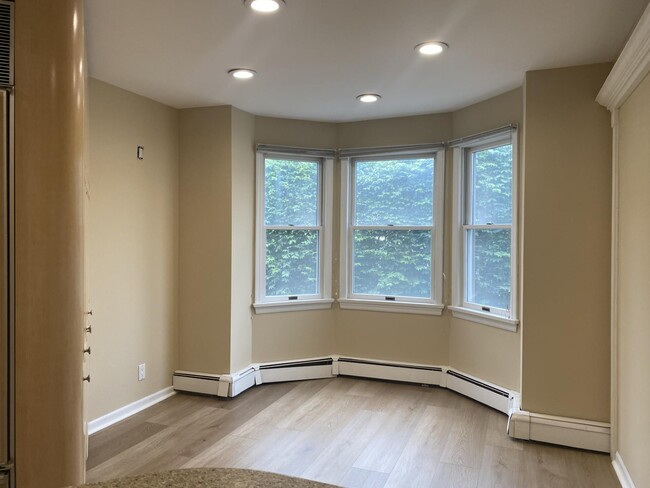 Building Photo - 19 Mill Ln