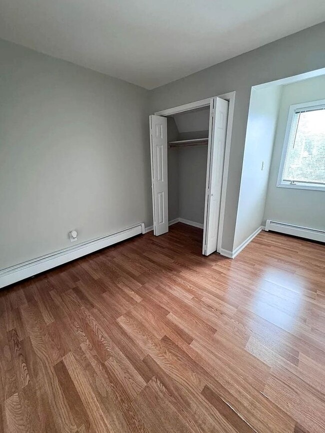 Building Photo - 678 Savin Ave