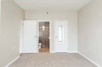 Building Photo - 100 Cove Way