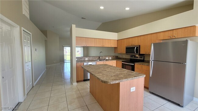 Building Photo - 2026 Andalusia Blvd