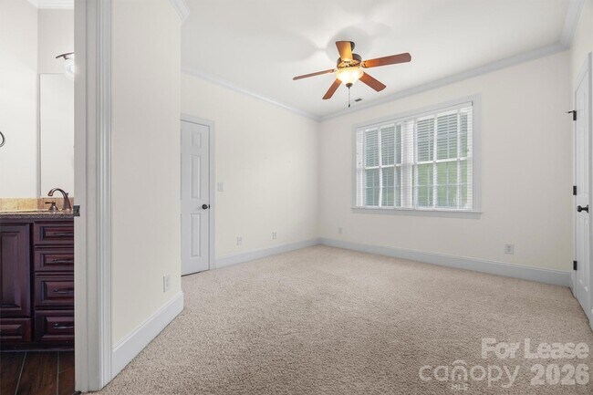 Building Photo - 334 Stonecliff Ln