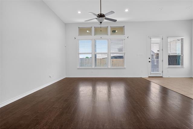 Building Photo - 8728 Maple Ridge Trail