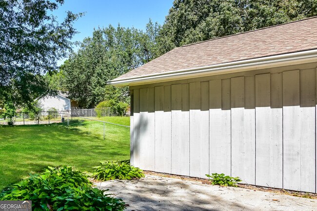 Building Photo - 2755 Stanton Woods Dr SE