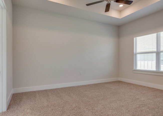 Building Photo - 5733 Danbury Blvd